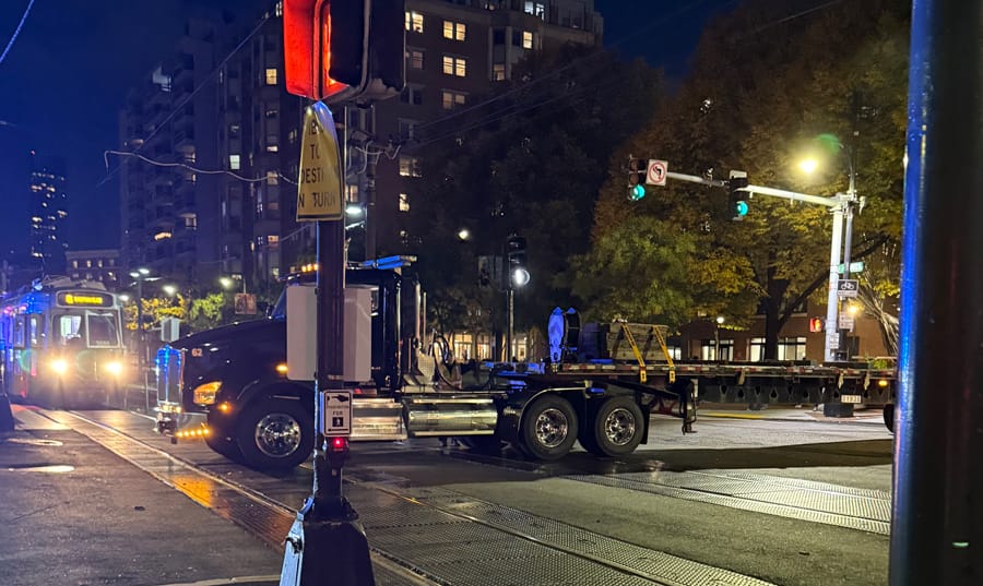 Oldest pizza place in Hyde Park shuts down; yes, the Papa Gino's